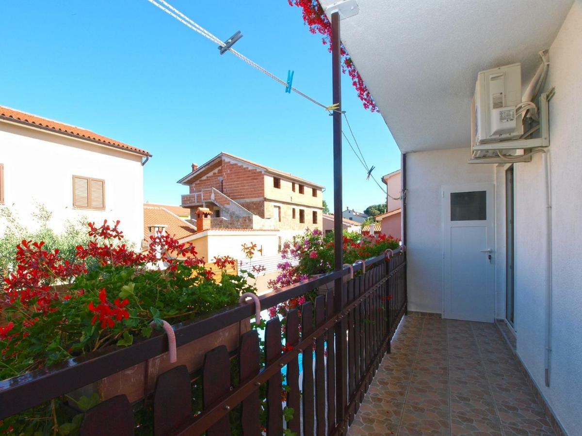 Apartments Mirko 647 プーラ エクステリア 写真